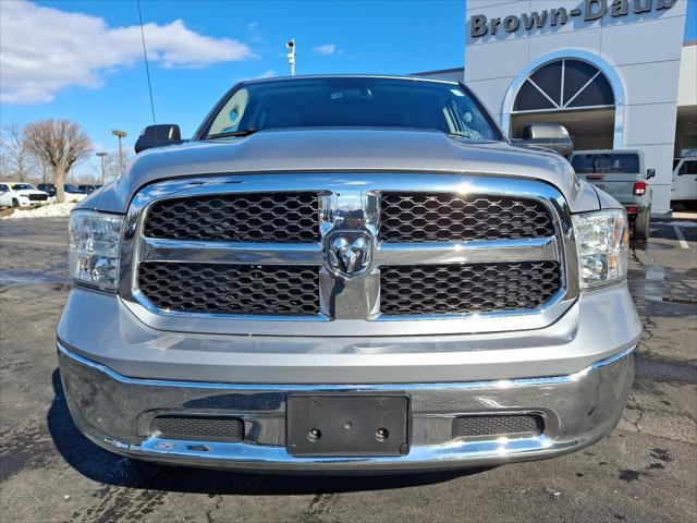 2022 RAM 1500 Classic SLT Crew Cab 4x4 57 Box