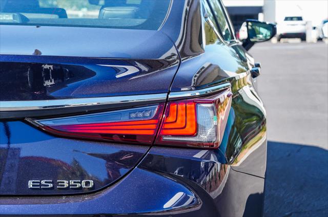 2025 Lexus ES 350 Unknown