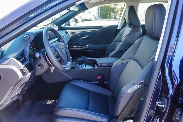 2025 Lexus ES 350 Unknown