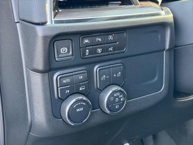 2025 Chevrolet Suburban 4WD Premier