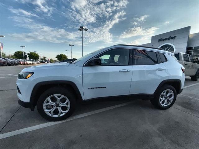 2025 Jeep Compass COMPASS LATITUDE 4X4