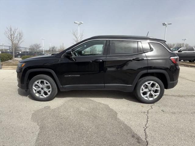 2025 Jeep Compass COMPASS LATITUDE 4X4