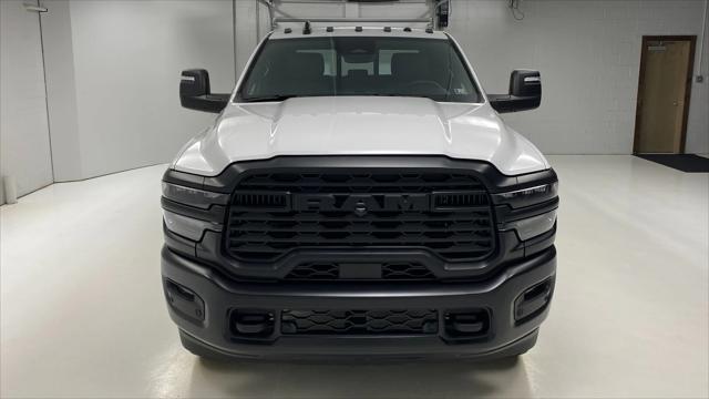 2025 RAM Ram 3500 RAM 3500 TRADESMAN CREW CAB 4X4 64 BOX