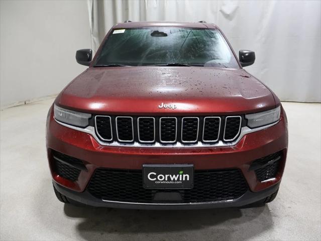 2025 Jeep Grand Cherokee GRAND CHEROKEE LAREDO 4X4