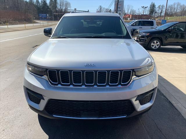 2025 Jeep Grand Cherokee GRAND CHEROKEE LAREDO X 4X4