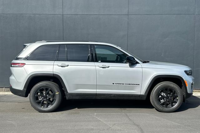 2025 Jeep Grand Cherokee GRAND CHEROKEE ALTITUDE 4X4