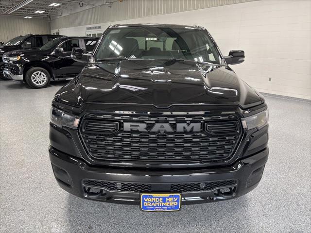 2025 RAM Ram 1500 RAM 1500 BIG HORN CREW CAB 4X4 57 BOX