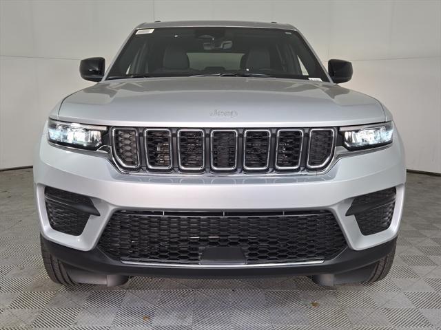 2025 Jeep Grand Cherokee GRAND CHEROKEE LAREDO 4X2