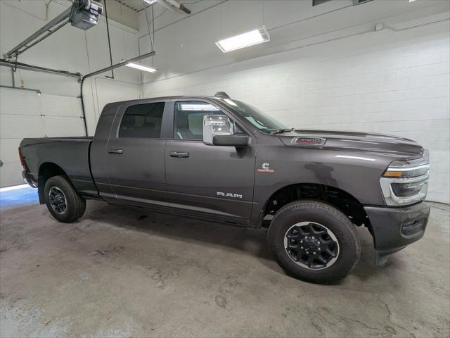 2025 RAM Ram 3500 RAM 3500 LARAMIE MEGA CAB 4X4 64 BOX