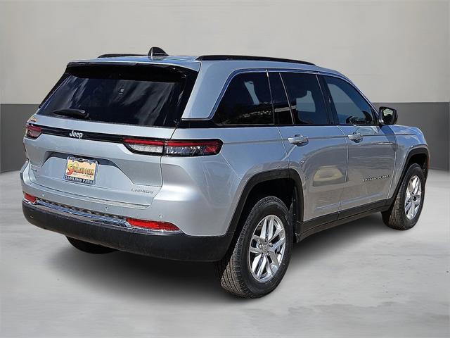 2025 Jeep Grand Cherokee GRAND CHEROKEE LAREDO X 4X4
