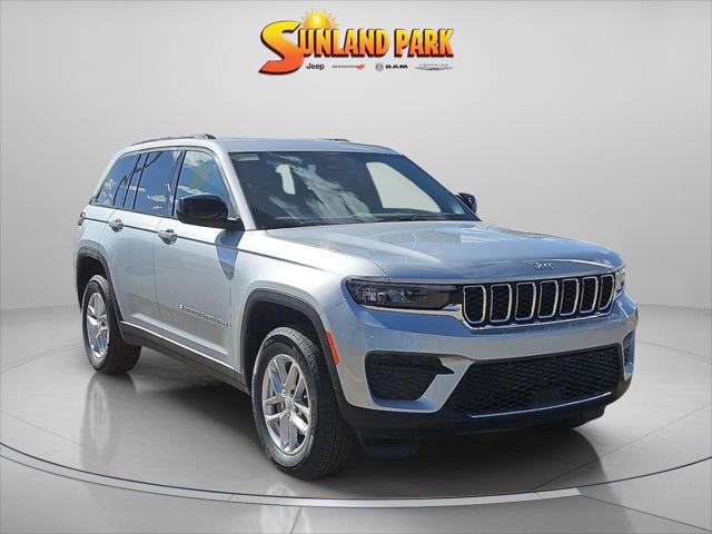 2025 Jeep Grand Cherokee GRAND CHEROKEE LAREDO X 4X4