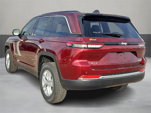 2025 Jeep Grand Cherokee GRAND CHEROKEE LAREDO X 4X4