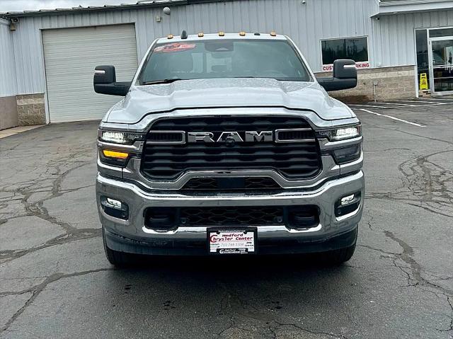 2025 RAM Ram 2500 RAM 2500 TRADESMAN CREW CAB 4X4 64 BOX