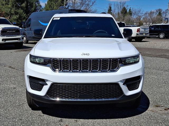2025 Jeep Grand Cherokee GRAND CHEROKEE LAREDO X 4X4