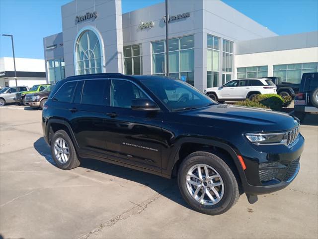 2025 Jeep Grand Cherokee GRAND CHEROKEE LAREDO X 4X4