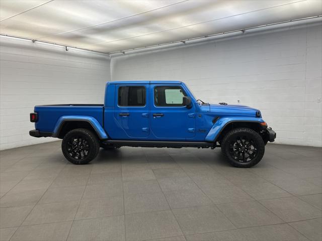 2025 Jeep Gladiator GLADIATOR NIGHTHAWK 4X4