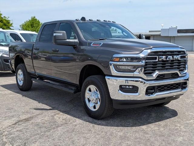 2025 RAM Ram 2500 RAM 2500 TRADESMAN CREW CAB 4X4 64 BOX
