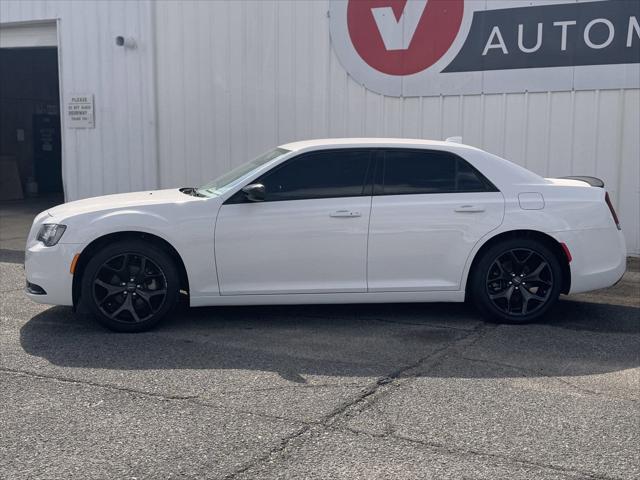 2022 Chrysler 300 Touring