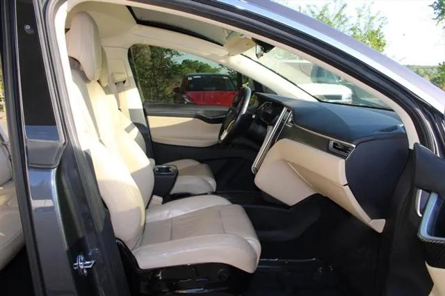 2016 Tesla Model X 75D