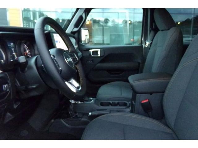 2025 Jeep Wrangler 4-Door Sahara 4x4