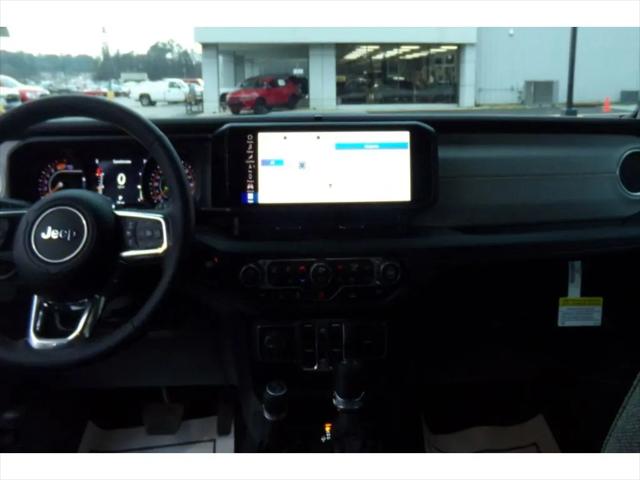 2025 Jeep Wrangler 4-Door Sahara 4x4