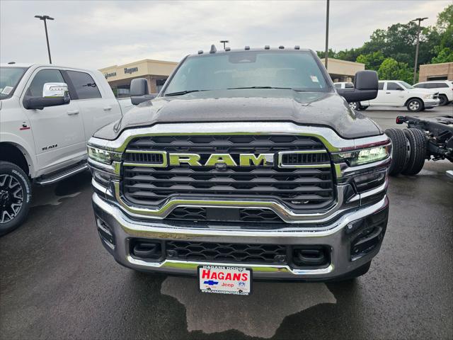 2025 RAM Ram 3500 RAM 3500 TRADESMAN CREW CAB 4X4 8 BOX