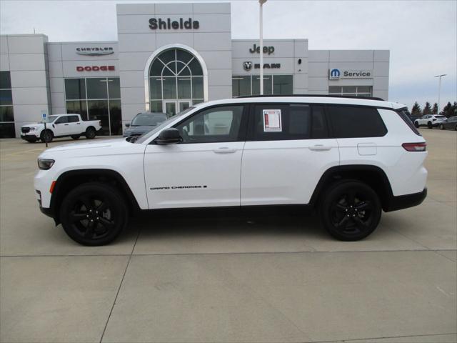 2023 Jeep Grand Cherokee L Laredo 4x4