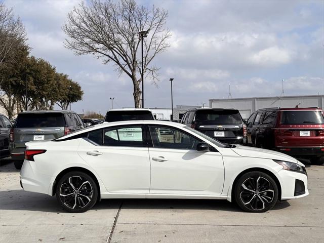 2023 Nissan Altima SR Intelligent AWD