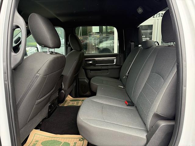 2024 Ram 1500 Classic Warlock Crew Cab 4x4 5'7" Box