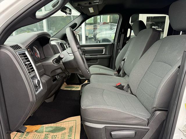 2024 Ram 1500 Classic Warlock Crew Cab 4x4 5'7" Box