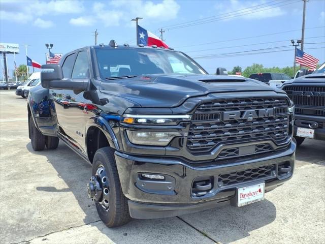 2025 RAM Ram 3500 RAM 3500 LIMITED MEGA CAB 4X4 64 BOX