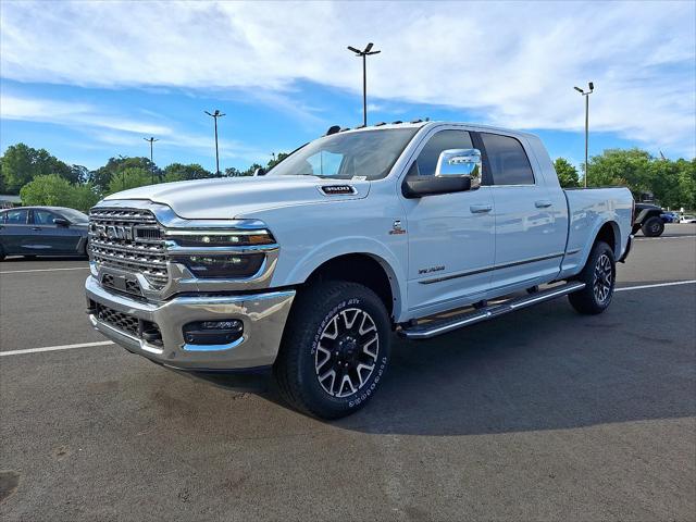 2025 RAM Ram 3500 RAM 3500 LIMITED MEGA CAB 4X4 64 BOX