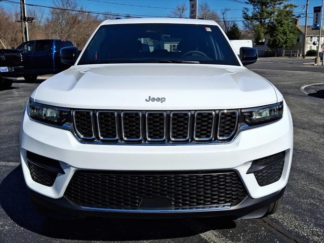 2025 Jeep Grand Cherokee GRAND CHEROKEE LAREDO X 4X4