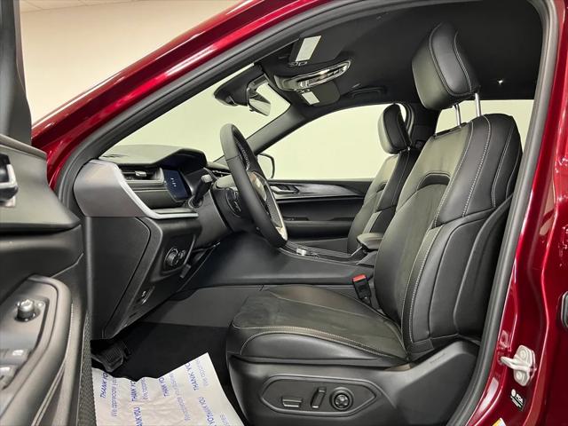 2025 Jeep Grand Cherokee GRAND CHEROKEE L ALTITUDE 4X4 2025 Jeep Grand Cherokee GRAND CHEROKEE L ALTITUDE 4X4