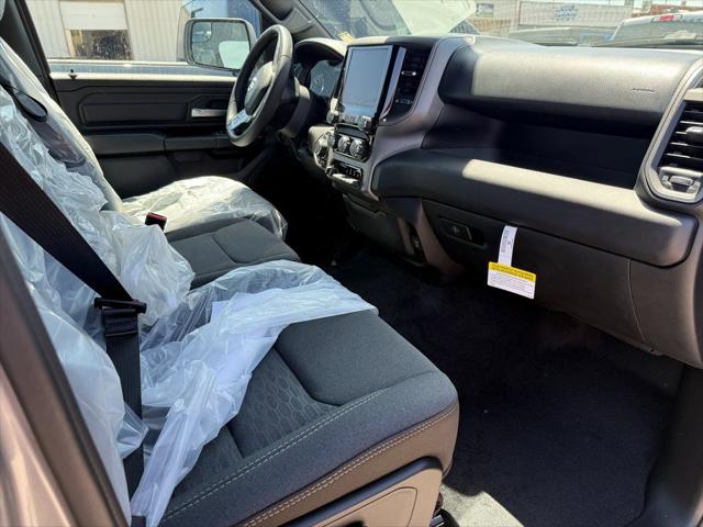 2025 RAM Ram 1500 RAM 1500 WARLOCK CREW CAB 4X4 57 BOX