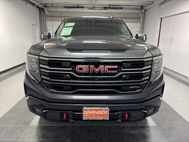 2023 GMC Sierra 1500 4WD Crew Cab Short Box AT4