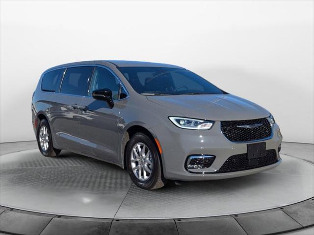 2025 Chrysler Pacifica PACIFICA SELECT