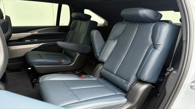 2025 Cadillac Escalade Sport 2