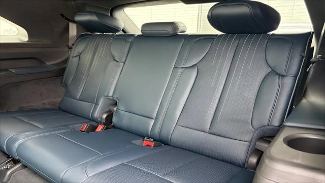 2025 Cadillac Escalade Sport 2