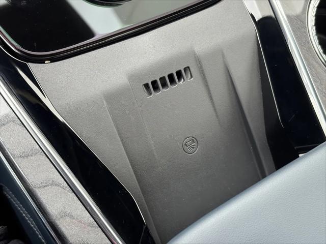 2025 Cadillac Escalade Sport 2