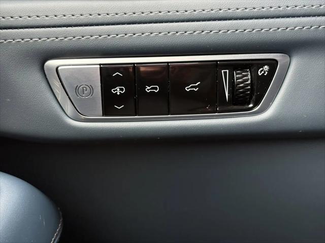 2025 Cadillac Escalade Sport 2