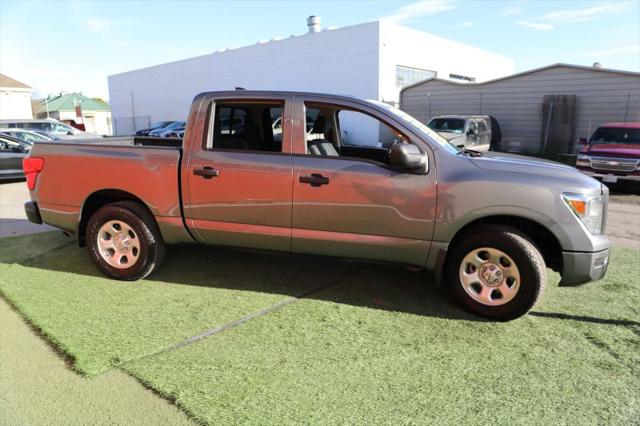 2022 Nissan Titan Crew Cab S 4x2