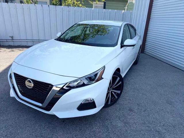 2022 Nissan Altima SR FWD