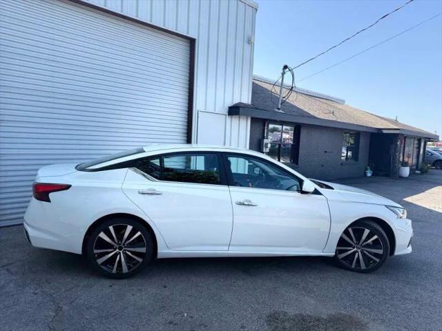 2022 Nissan Altima SR FWD
