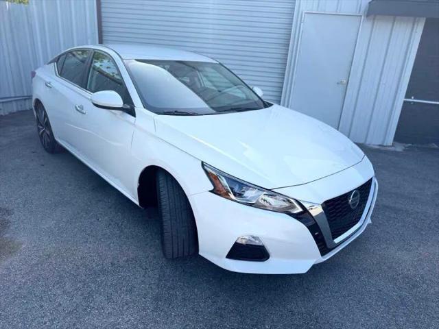 2022 Nissan Altima SR FWD