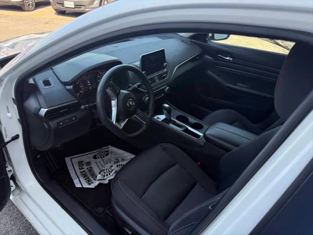 2022 Nissan Altima SR FWD