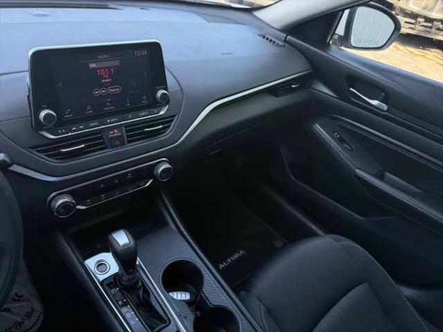 2022 Nissan Altima SR FWD