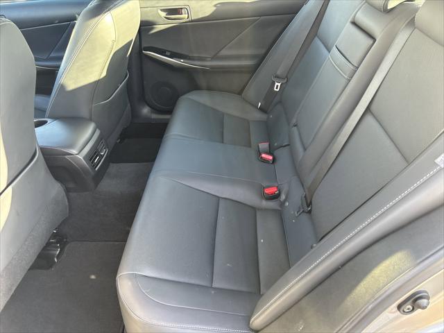 2018 Lexus IS 300 3.5L AWD Premium Plus w/ Comfort Pkg
