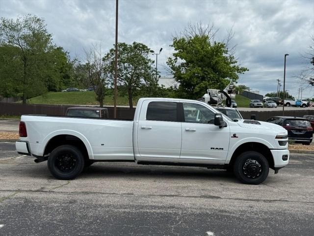 2025 RAM Ram 3500 RAM 3500 LIMITED CREW CAB 4X4 8 BOX