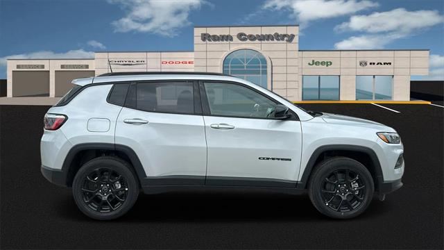 2025 Jeep Compass COMPASS LATITUDE 4X4